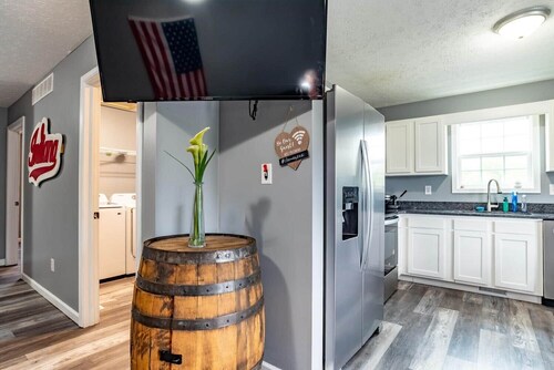 Hoosier Dug Out - 4 Bd Townhome by IU Sports