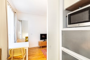 Interior - GuestReady - Charm and comfort near Sacré-Cœur (Paris)