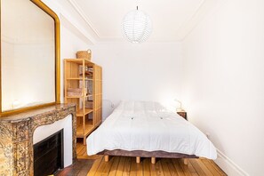 1 habitación, tabla de planchar con plancha y acceso a internet 