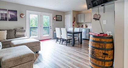 Bobby Knight Hall - 4 Bd Townhome by IU Sports