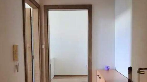 Uklassifisert bilde, 1 av 7, knapp