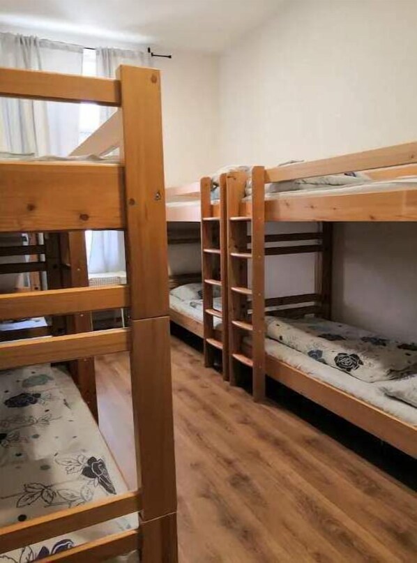2 bedrooms, free WiFi, bed sheets