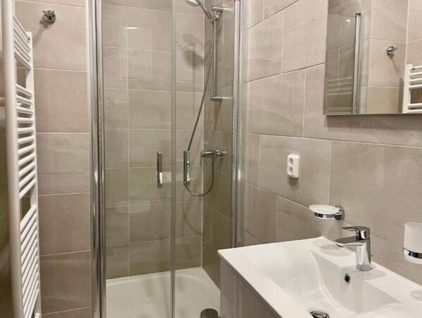 Haartrockner, Toilettenpapier