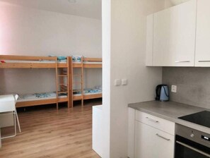 2 quartos, Wi-Fi de cortesia, roupa de cama