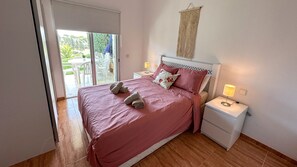 2 bedrooms, iron/ironing board, bed sheets - Apartment With Pool & Golf to Relax in Marbella Urb Aloha (Málaga)
