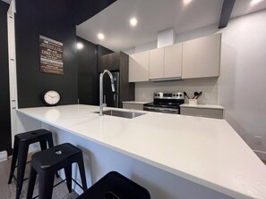 Mikrowelle, Ofen, Herdplatte, Geschirrspüler