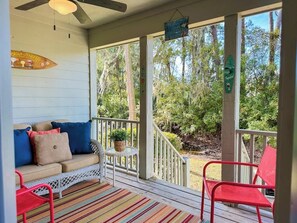 Terrace/patio - Lagoon & Golf View Villa Beach Access! Hilton Head (Hilton Head Island)