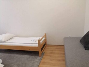 1 bedroom, free WiFi, bed sheets