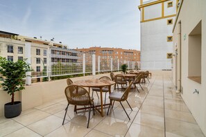 Rooftop terrace - Limehome Sevilla Ronda de Capuchinos (Seville)