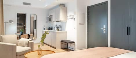 Studio | Individuell dekoriert, individuell eingerichtet, Schreibtisch