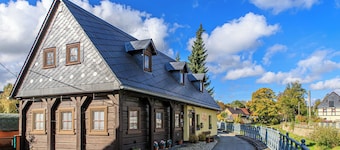 Ferienhaus Sissi mit Whirlpool, Sauna u Sehr Ruhig