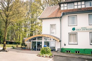 Exterior - Hotel Haus Am Walde (Bad Fallingbostel)