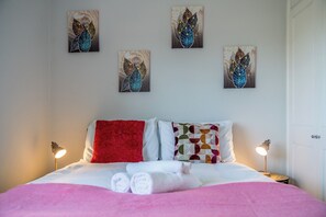 4 chambres, fer et planche à repasser, Wi-Fi, draps fournis