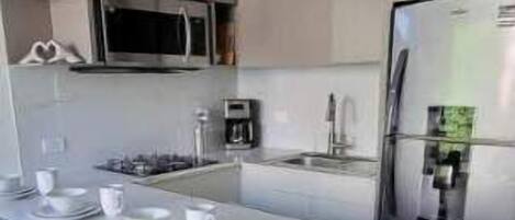 Fridge, microwave, blender