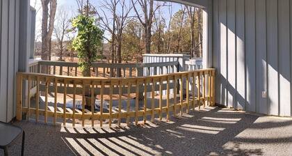 Comfy Corner a nice 2nd floor condo unit located in Fairfield Harbour New Bern