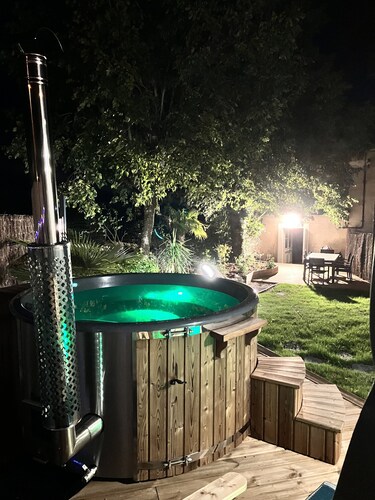 Maison Bohème Avec Bain Nordique. Vélo et Table de Ping-pong. Animaux Bienvenus