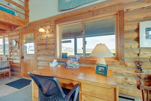 Interior - Yellowstone Lodge w/ Game Room & Panoramic Views (Pray)