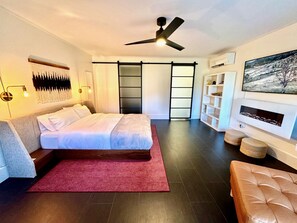 3 bedrooms, desk, iron/ironing board, free WiFi