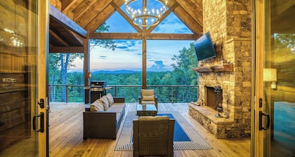 Heated Pool, Views, Sauna & Cold Plunge, 5 Kings, Hot Tub, Peloton & Playground
