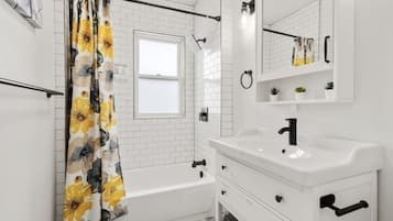 Hårføner, håndklær, såpe og sjampo