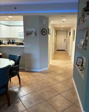 المنشأة من الداخل