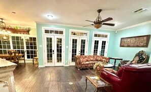 Smart TV - Serenity Retreat at Shenandoah (Dubach)