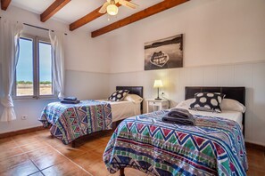 2 bedrooms, iron/ironing board, free WiFi, bed sheets