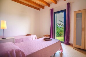 3 bedrooms, iron/ironing board, free WiFi, bed sheets - Can Aina Finca in the nature for 6 with pool, ping pong, BBQ, Wi Fi (Son Serra de Marina)