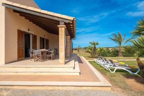 Can Aina Finca in the nature for 6 with pool, ping pong, BBQ, Wi Fi