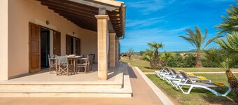 Can Aina Finca in the nature for 6 with pool, ping pong, BBQ, Wi Fi