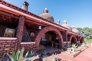 Deluxe Room | Living area | Smart TV