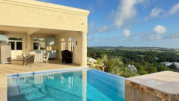 Piscine extérieure, piscine chauffée