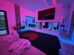 1 slaapkamer, een strijkplank/strijkijzer, wifi, beddengoed