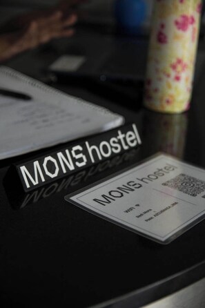 Reception - Mons Hostel (Buenos Aires)