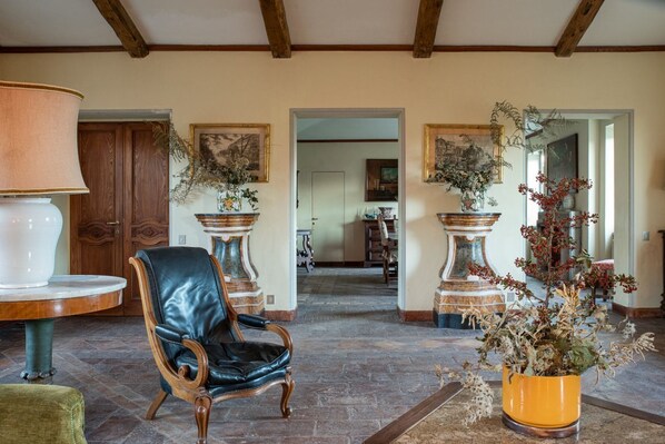 Interior - Luxurious atmosphere, wonderful views and enveloping activities. (Lazio)