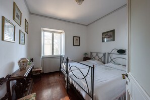 5 chambres, fer et planche à repasser, Wi-Fi, draps fournis