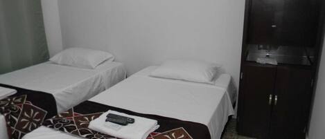 4 chambres, fer et planche à repasser, Wi-Fi, draps fournis