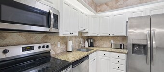 Relaxing Three Bedroom in PGA National