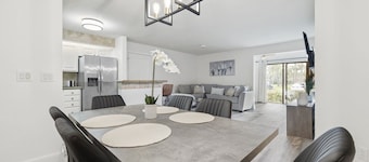 Relaxing Three Bedroom in PGA National