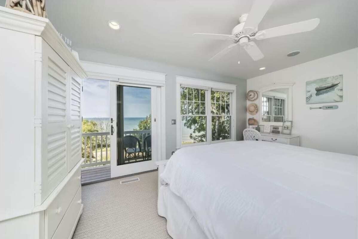 4 bedrooms, travel cot, free WiFi, bed sheets