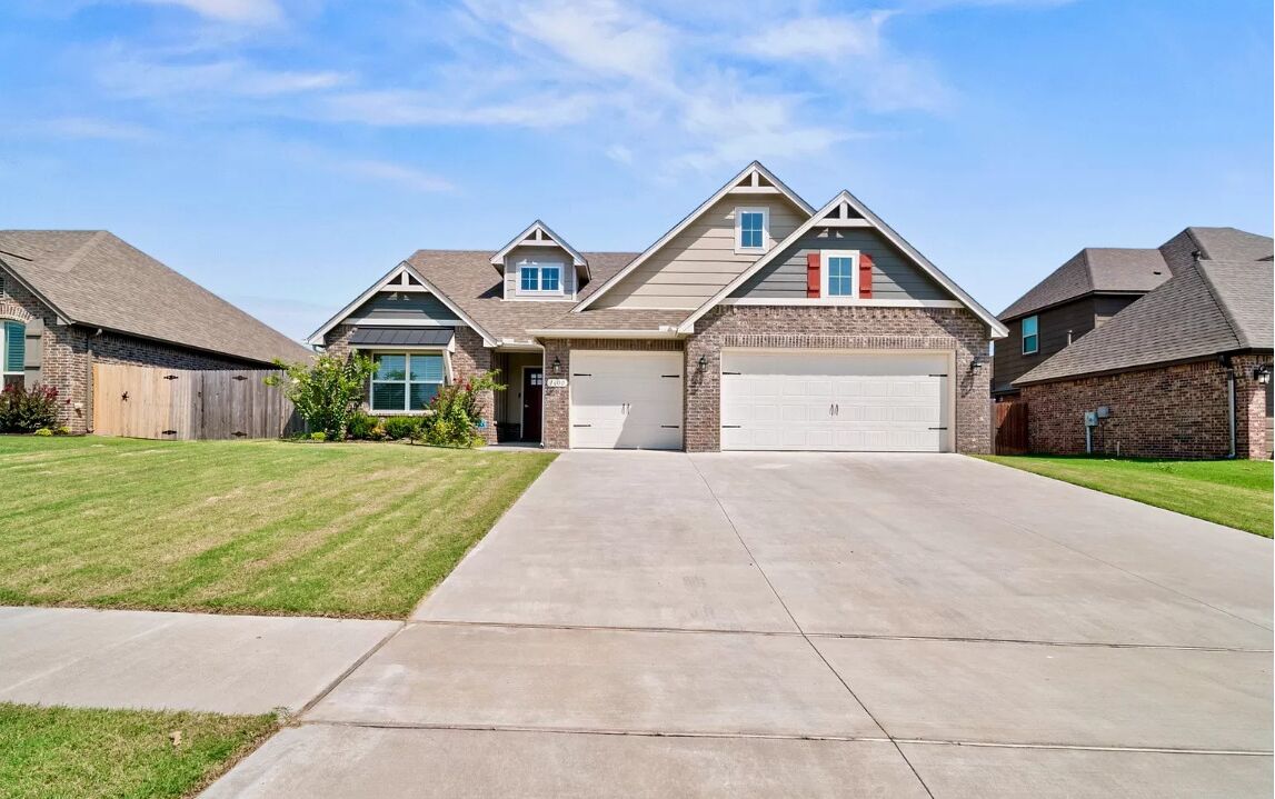 Spacious BA Home in Beautiful Neighborhood!