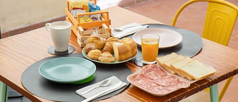 Free daily continental breakfast