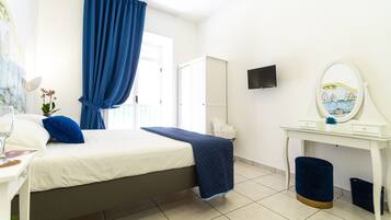 1 bedroom, premium bedding, down duvets, desk