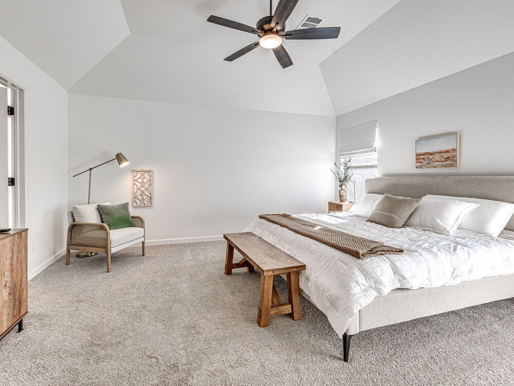 Modern Marvel in West Edmond Luxury Living Redefined! Oklahoma City