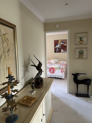 2 habitaciones, tabla de planchar con plancha y wifi gratis 