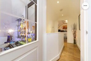 Appartement | Cuisine privée | Réfrigérateur, micro-ondes, four, plaque de cuisson