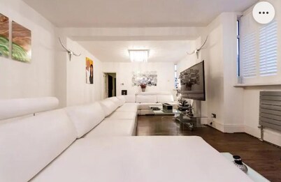 Super Large Apartment in London for Larger Groups