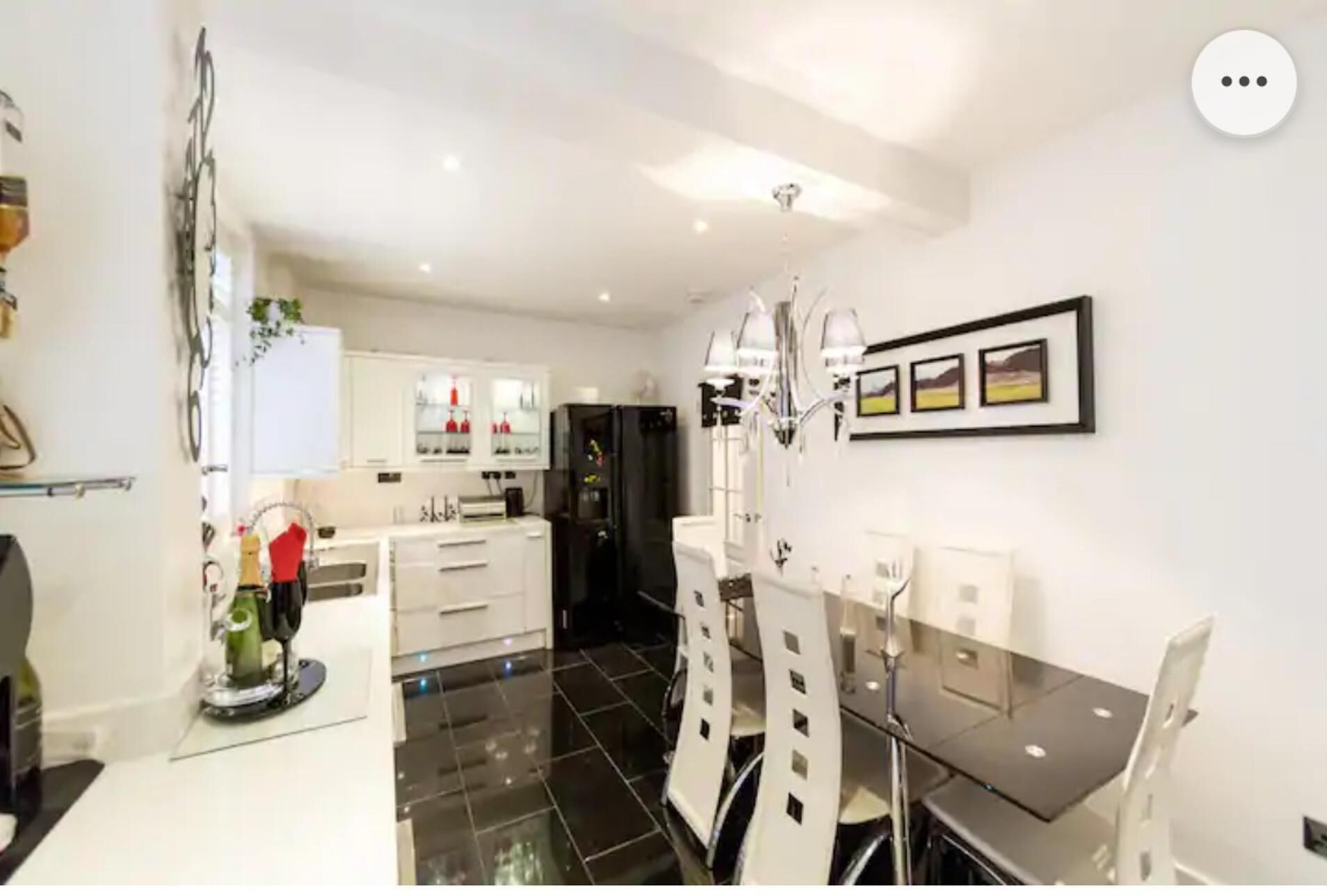 Apartment | Dining