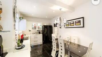 Apartment | Dining