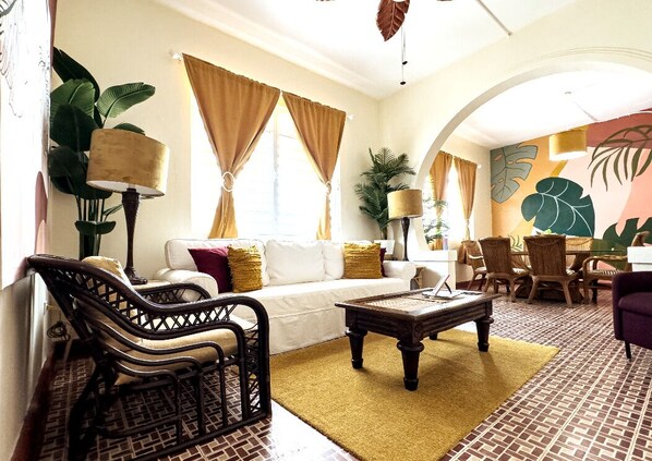 Living area - Charming 2 bedroom & balcony- 2A (San Juan)